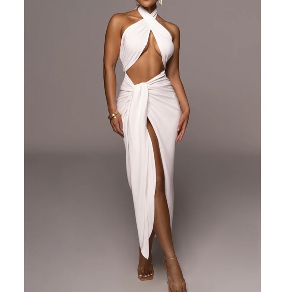 JLUXLABEL Dresses & Skirts - White Sahara Dress JLUXE LABEL. Size XL. Crossover halterneck neck dress.